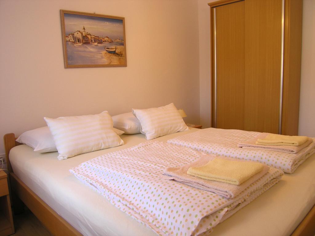 Apartmani Bakran Krk Town Exterior foto